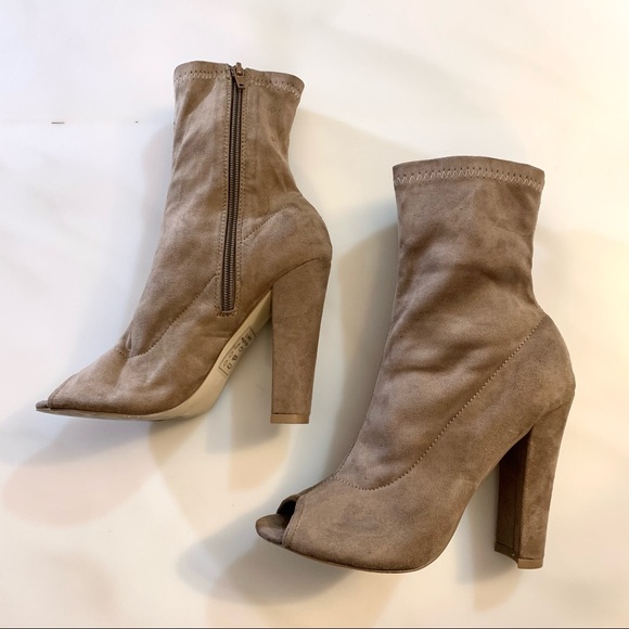 Womens Dark Taupe Agaci Suede High Ankle Block Heels! - Picture 1 of 9
